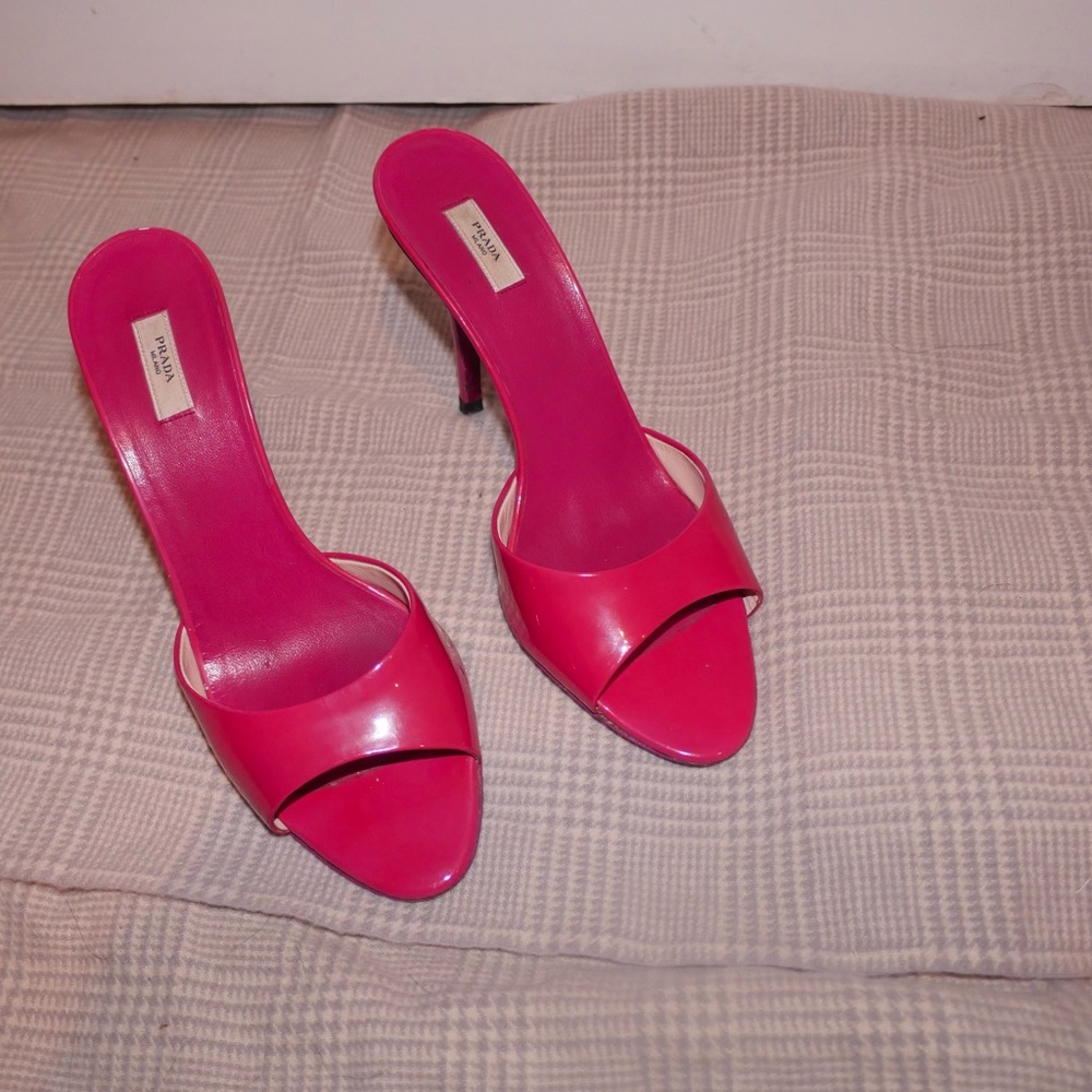 Authentic Prada Pink Patent Leather Pumps